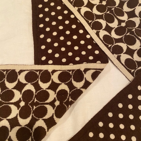Coach Scarf - Picture 2 of 3